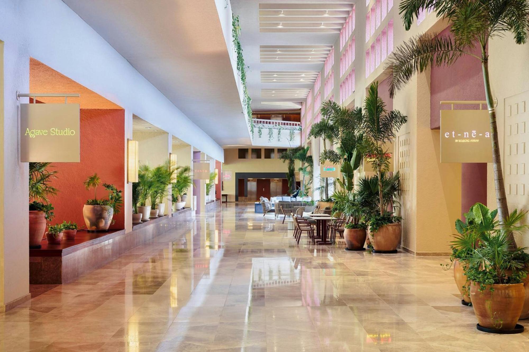 The Westin Resort & Spa, Puerto Vallarta Exterior photo
